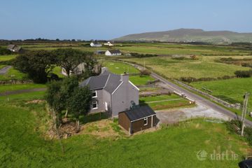 Caherscullibeen, Ballydavid, Co. Kerry, V92H9K3 — photo 3