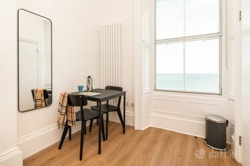 Flat 5, 6 Windsor Terrace, Dun Laoghaire, Co. Dublin — photo 3
