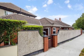 The Bungalow, 37 Vernon Grove, Clontarf, Dublin 3, D03XV59 — photo 2
