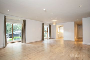 Apartment 2, Shrewsbury Court, Donnybrook, Dublin 4 — photo 3