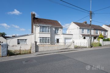 Avalon, 62 Hartlands Avenue, The Lough, Cork, T12 E8W5 — photo 2