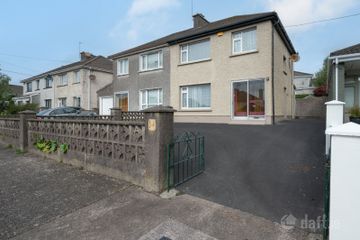 4 Summerstown Avenue, Glasheen, Glasheen, Co. Cork, T12E7K3 — photo 2