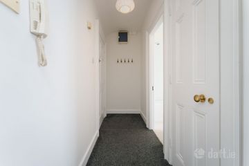 Apartment 11, 50-52 Dame Street, Temple Bar, Dublin 2, D02VK59 — photo 3