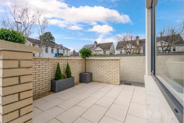 2 Whitegate, Sandyford Village, Sandyford, Dublin 18, D18T9F5 — photo 2