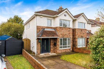 32 Tara Court Road, Clonmagadden, Navan, Co Meath, C15 K2Y3