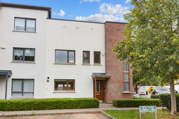 71 Hunters Way, Hunterswood, Ballycullen, Dublin 24, D24 N2C6 — photo 2