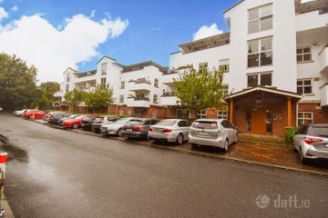 Apartment, Belfield Park, Stillorgan Road, Booterstown, Co. Dublin — photo 2