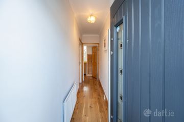 12 Saint Joseph'S Terrace, Gould Street, The Lough, Co. Cork, T12K7PX — photo 3