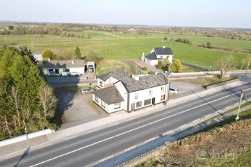 Chariot Lounge, Corskeagh, Frenchpark, Frenchpark, Co. Roscommon, F45C963 — photo 3