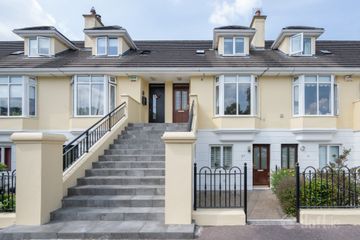 28 Clonlea, Mount Oval Village, Rochestown, Cork, T12WY17 — photo 2