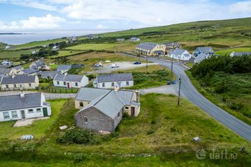 1 Glenbay Cottages, Glencolmcille, Co. Donegal, F94X2C1 — photo 3