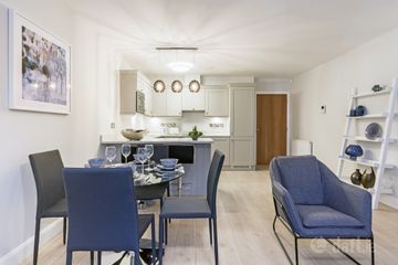 Leona Apartments