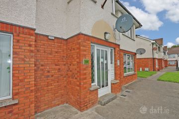 22 Town Court, Shannon, Clare, V14ED76 — photo 3