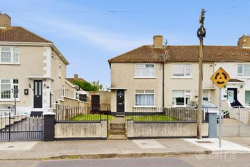 84 Ballygall Crescent, Finglas, Dublin 11, D11T2H2 — photo 2