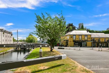 The Auld Shebeen Bar, Upper William Street, Athy, Co. Kildare, R14RY62 — photo 2