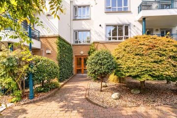 Apartment 10, Merrion Woods, Stillorgan Road, Saint Helens, Booterstown, Co. Dublin — photo 2