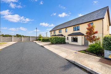 19 Winterfield Close, Castle Court Avenue, Whitechurch, Co. Cork, T34RR22 — photo 2