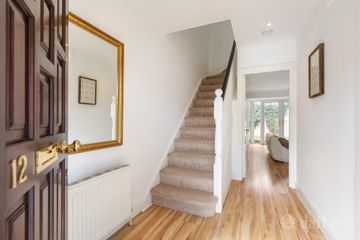 12 Fey Yerra, Leopardstown Road, Foxrock, Dublin 18, D18 CV44 — photo 2