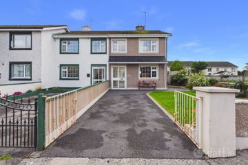 13 St. Laurence's Fields, Loughrea, Co. Galway, H62 YP20 — photo 2