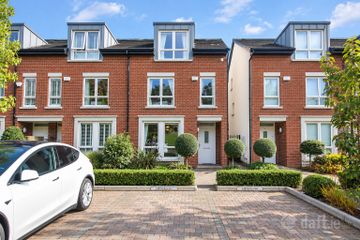 5 Brickfield Way, Honey Park, Dun Laoghaire, Co. Dublin — photo 2