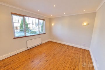47 Collins Park, Gallows Hill, Ennis, Co. Clare, V95 P6AC — photo 3