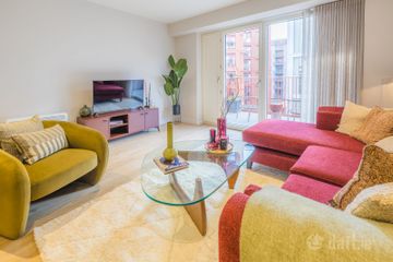 3 Bedroom Apartment , The Carriageworks,, Dublin 1 — photo 2