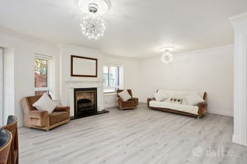 Apartment 95, The Berkeley Block, Pembroke Square, Grand Canal Dock, Dublin 4, D04KR79 — photo 3