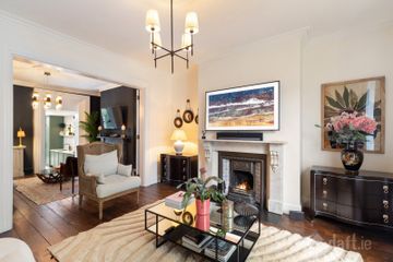 25 Castlewood Park