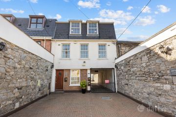 1 Grattan Mews, 25 Stephen's Lane, Dublin 2, D02PW64