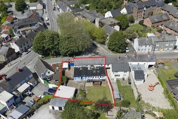 Former Licensed Premises & Apartment, With Development Potential, Castlebellingham, Co. Louth, A91ND89 — photo 3