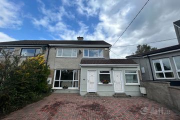 25 Dun Emer Drive, Dundrum, Dublin 16, D16WD37 — photo 2