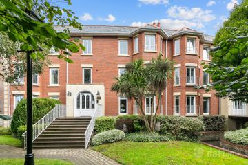 18 Radcliff Hall, St John's Road, Sandymount, Dublin 4, D04XV07
