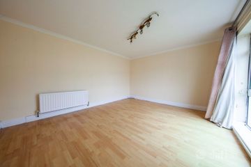 73 Coultry Avenue, Ballymun, Dublin 9, D09Y771 — photo 2
