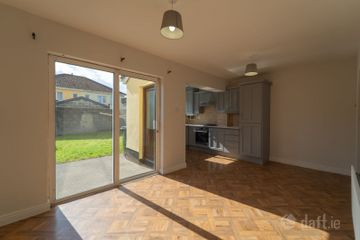 7 Warrenstown Downs, Mulhuddart, Dublin 15, D15CCY9 — photo 3