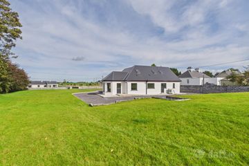 Ardskea Beg, Ballyglunin, Co. Galway, H54PH29 — photo 2