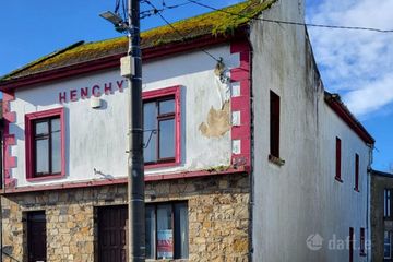 Henchy'S Bar, Main Street, Scarriff, Co. Clare, V94A3EC — photo 2