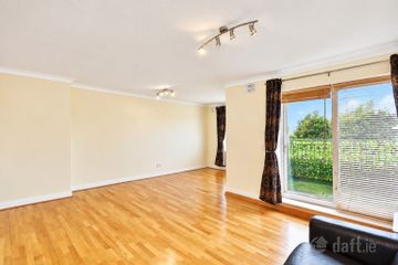 28 The Square, Innwood, Enfield, Co. Meath, A83TE83 — photo 3