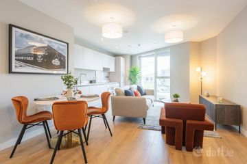 Three Bed, 18 Newmarket Square, Dublin City Centre, Dublin 8 — photo 3