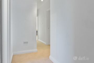 8 Woodlawn House, Woodlawn Park, Dun Laoghaire, Co Dublin, A96PX39 — photo 2
