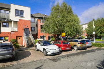 11 Rosse Court Terrace, Lucan, Co. Dublin — photo 3