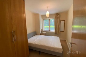 SHORT LET 3 - 5 MONTHS ONLY - The Oaks, Rockfield, Beside Balally LUAS, Dundrum, Dublin 16 — photo 3