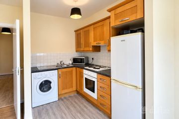 Apartment 27, Block 2, Weaver Court, Clondalkin, Dublin 22, D22XC79 — photo 3