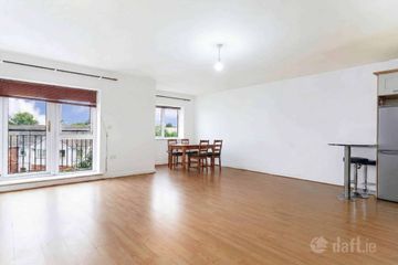 89 Esker Manor, Lucan, Co. Dublin — photo 2