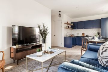 2 Bedroom Apartment, Quayside Quarter, Dublin Landings, North Wall Quay, Dublin 1, Dublin 1 — photo 3