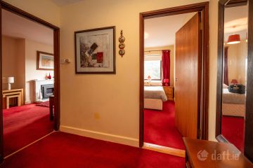 13 The Sycamores, Stradbrook Hill, Blackrock, Co. Dublin, A94H317 — photo 3