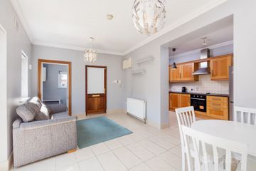 Apartment 6, Clonturk Court, Clonturk Avenue, Drumcondra, Dublin 9, D09 EY80 — photo 2