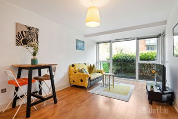 Apartment 26, Weavers Hall, Levmoss Park, Leopardstown, Dublin 18, D18FH58 — photo 2