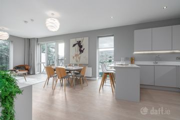 Woodward Square , Glencairn , Leopardstown, Co. Dublin — photo 2