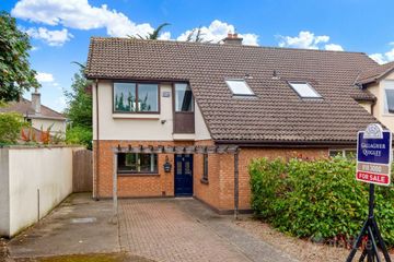 13 Stradbrook Grove, Blackrock, Monkstown, Co. Dublin, A94T2W0 — photo 2