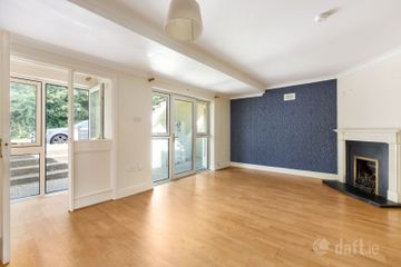 14a Willow Court, Cabinteely, Dublin 18, D18KV4D — photo 3